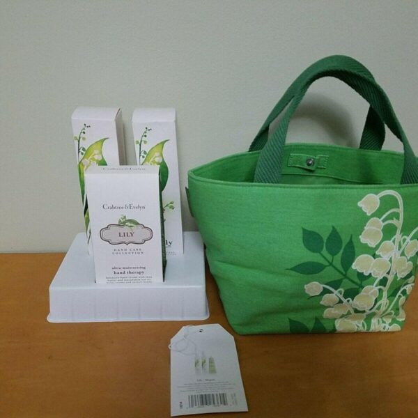 Crabtree Evelyn gift set lily body lotion /shower gel/hand therapy